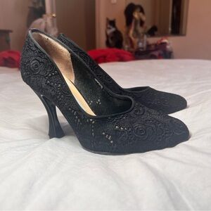 Elegant Black Dolce & Gabbana Vintage Lace Heels